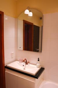 A bathroom at Palace Apartman - Minaret, Eger