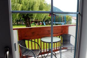 Rõdu või terrass majutusasutuses Hotel Stecher