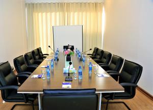 Konferenční prostory v ubytování Al Dyafa Hotel Suites