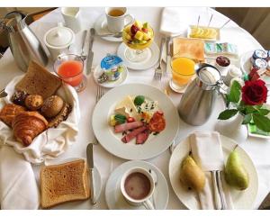Frukostalternativ för gäster på Restaurace Staré Sedlo