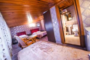Postel nebo postele na pokoji v ubytování Kosk Hotel Kadikoy