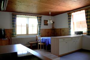 Kuchyňa alebo kuchynka v ubytovaní Biohof Besenbäck