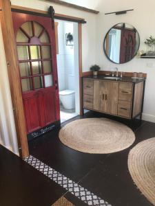 Ένα μπάνιο στο Paradise Grove +32 φωτογραφίες