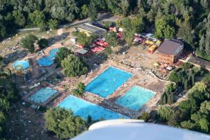 The swimming pool at or close to Jenny home