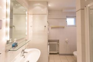Ein Badezimmer in der Unterkunft Wohnung für 4 Pers in Sechtem bei Köln/Bonn, DB-Anschluß