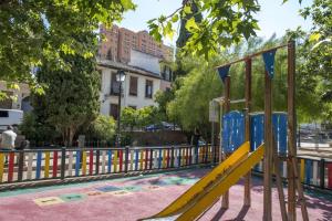 Zona de joacă pentru copii de la Plaza del Campo del Príncipe