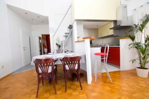 Kuchyň nebo kuchyňský kout v ubytování Apartments Besker