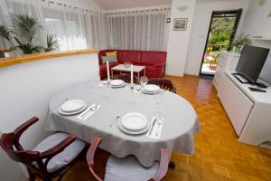 Kuchyň nebo kuchyňský kout v ubytování Apartments Besker