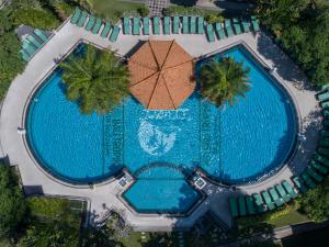 Bazén v ubytování Bali Tropic Resort & Spa - CHSE Certified nebo v jeho okolí