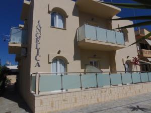 A balcony or terrace at Angelica Studios and Apartments