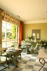 Posezení v ubytování Hotel Valdepalacios Gourmand 5* GL
