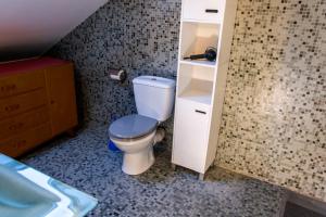 Vonios kambarys apgyvendinimo įstaigoje L'ESCALE SELESTADIENNE