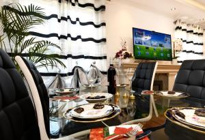 TV a/nebo společenská místnost v ubytování Apartment Markovski