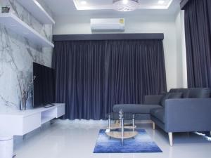 Ruang duduk di SomJai House