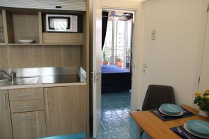 A kitchen or kitchenette at L'Arazzo