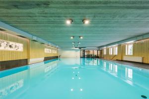 Bazén v ubytování hotel Chalupa nebo v jeho okolí