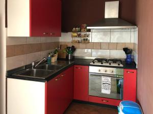 Una cocina o zona de cocina en Celi Blu Appartamento
