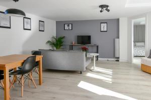 Telewizja i/lub zestaw kina domowego w obiekcie Escapada Corredor Verde del Oeste