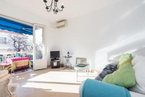 Ruang duduk di Appartement Nice Port