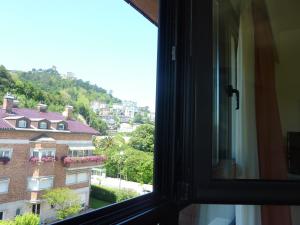 Nespecifikovaný výhled na hory nebo výhled na hory při pohledu z hotelu
