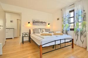 Posteľ alebo postele v izbe v ubytovaní Luxury Stone Villa Zanelli