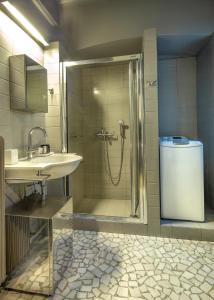 Salle de bains dans l'établissement Superb 1BD Apartment in the heart of Kolonaki by UPSTREET