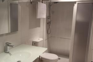 Koupelna v ubytování Alvear Suites + 22 fotografií