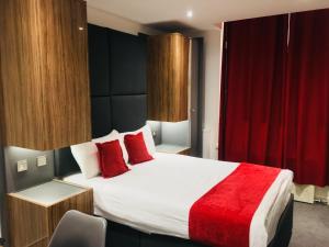 Postel nebo postele na pokoji v ubytování Hotel Express Newcastle Gateshead