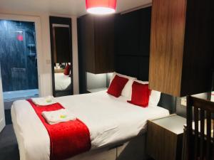 Postel nebo postele na pokoji v ubytování Hotel Express Newcastle Gateshead