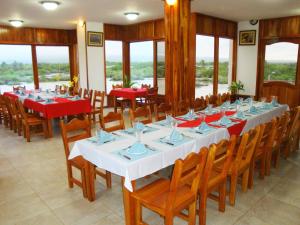 Restaurace v ubytování Hotel La Laguna Galapagos