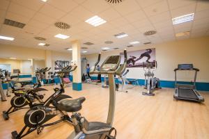 The fitness centre and/or fitness facilities at Hotel Las Costas