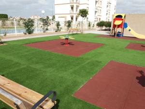Plac zabaw dla dzieci w obiekcie orihuela costa - torrevieja