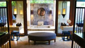 Posezení v ubytování Sanya LUHUITOU Resort & Spa