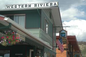 Gallery image of Western Riviera Lakeside Lodging in Grand Lake +32 photos