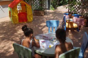 Restauracja lub miejsce do jedzenia w obiekcie Residence Villa Andrea