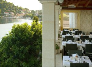 Ein Restaurant oder anderes Speiselokal in der Unterkunft Hotel Bozica Dubrovnik Islands 