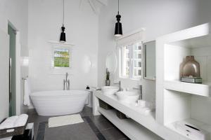 Gallery image of The Manoah Boutique Hotel in Shoal Bay Village