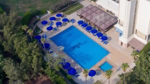 Bazén v ubytování BM Beach Hotel nebo v jeho okolí