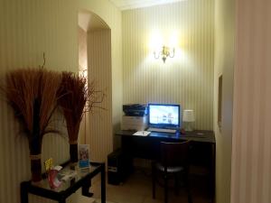 TV a/nebo společenská místnost v ubytování Hotel Adler Leipzig