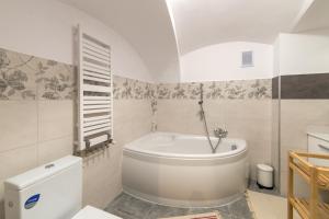 Kúpeľňa v ubytovaní Apartamenty W Starym Ogrodzie + 16 fotografií