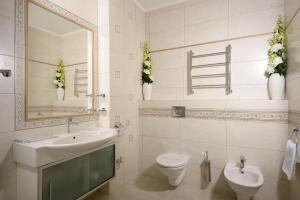 Un baño de Hotel Imperial Wellness & SPA