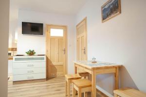 Μια τηλεόραση ή/και κέντρο ψυχαγωγίας στο Dom na skraju lasu