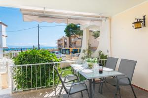 Ein Balkon oder eine Terrasse in der Unterkunft Encantador Dúplex Vacacional Reformado, Salzes 5, Frente a la Playa de Alcudia