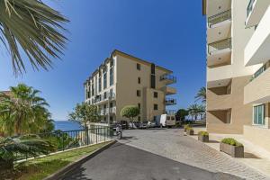 Photo de la galerie de l'établissement Apartment Formosa - Infinity pool, à Funchal