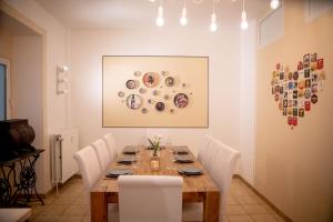 Posezení v ubytování Zythogite Appartement 8 personnes avec jardin, bbq