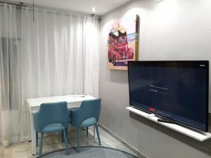 A television and/or entertainment centre at Malaka