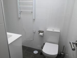 A bathroom at Malaka