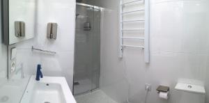 A bathroom at Malaka