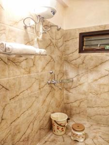 Koupelna v ubytování Meraki - Entire 3BHK Villa With Himalayan Views