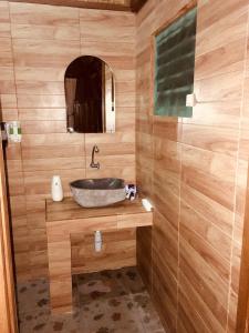 Afbeelding uit fotogalerij van The Sandat Bungalow in Nusa Penida